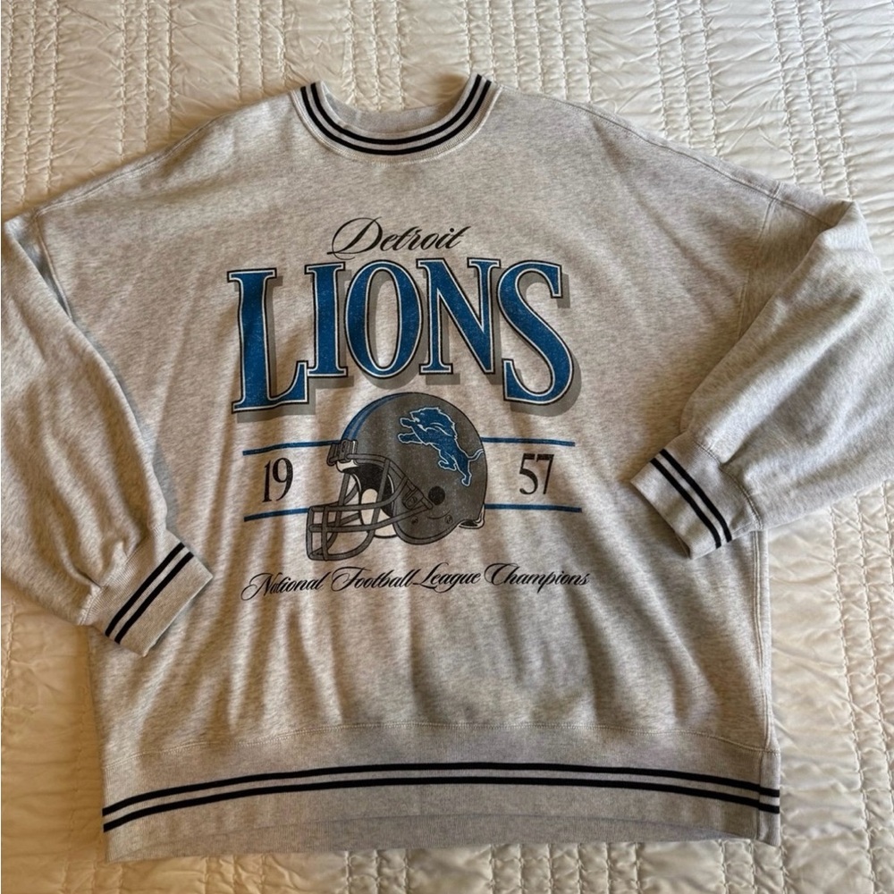 Abercrombie & Fitch Graphic Crew